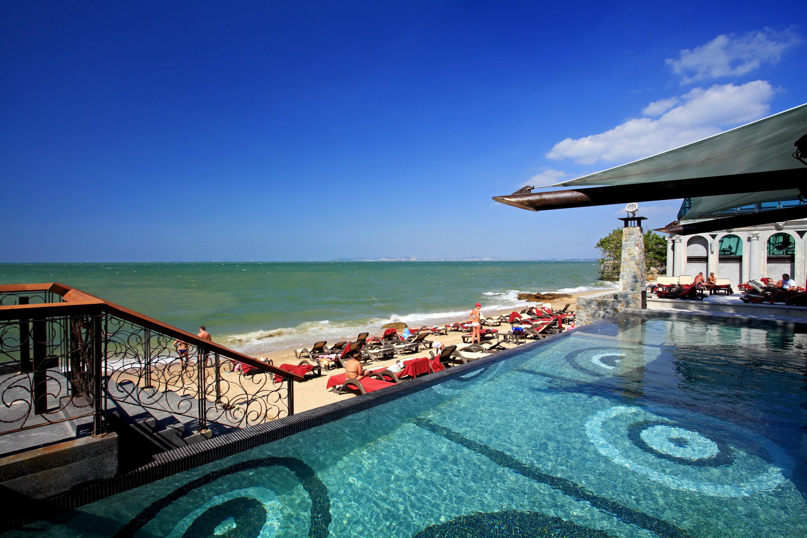 Pattaya Modus Beachfront Resort Exteriör bild