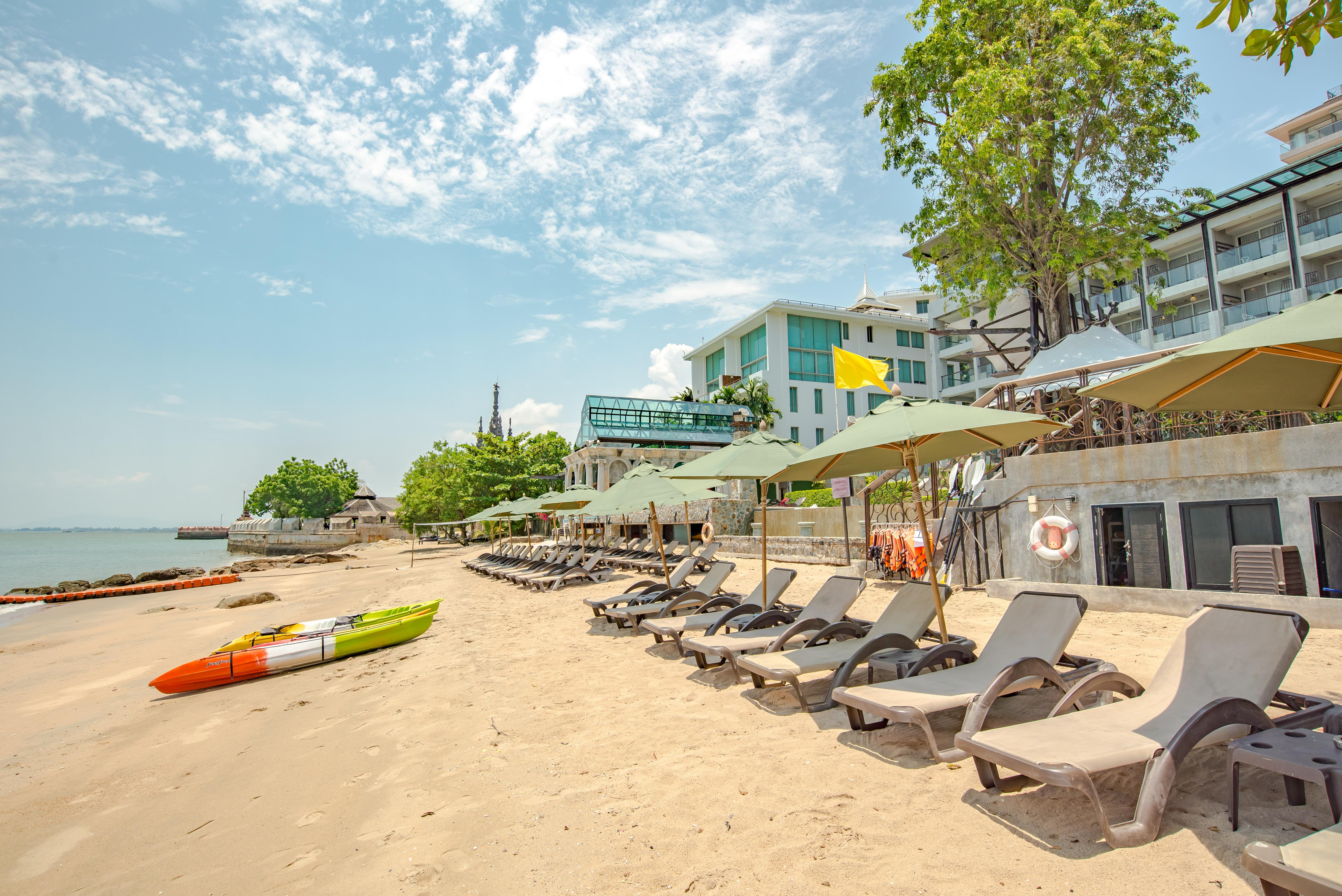 Pattaya Modus Beachfront Resort Exteriör bild